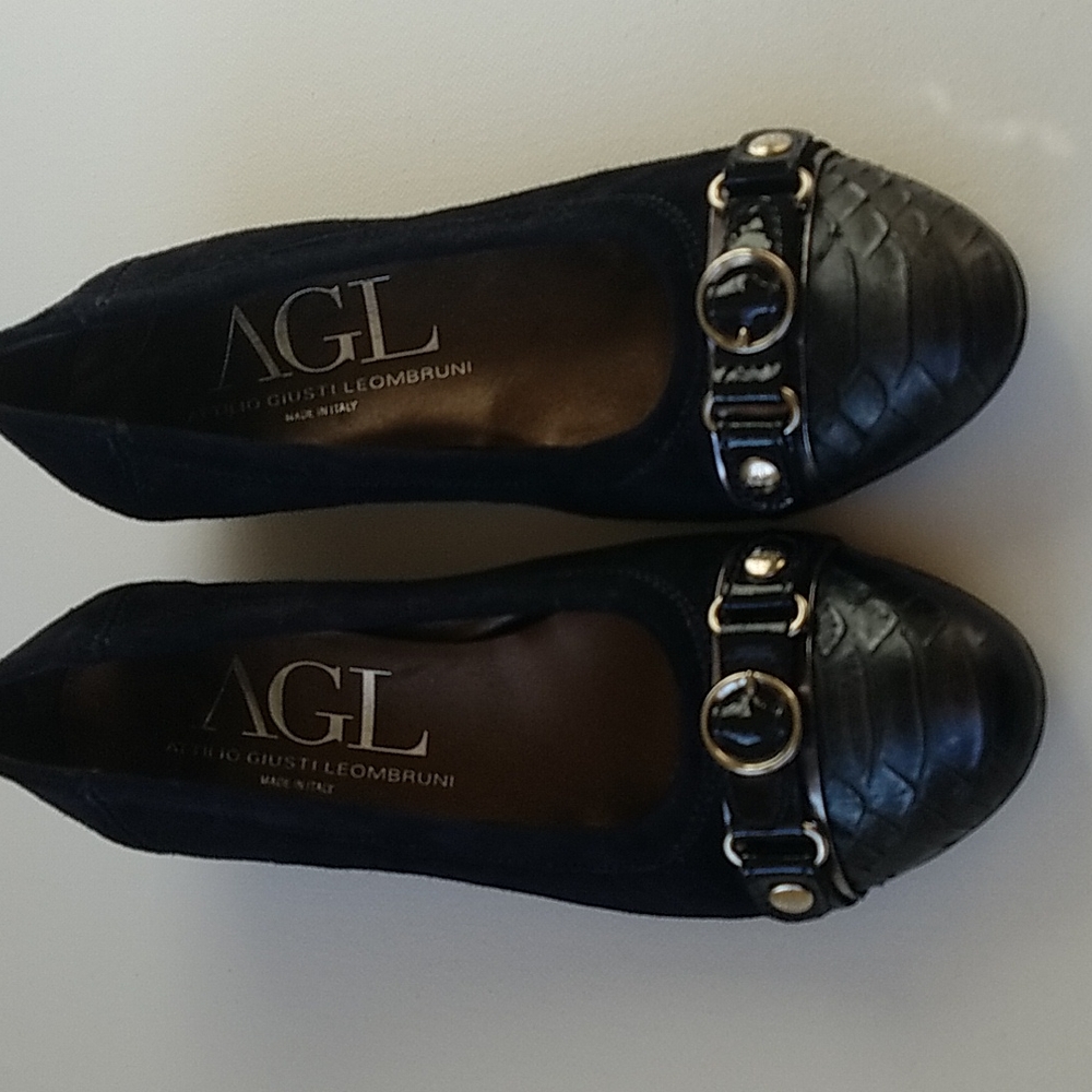 AGL Buckle Ballet Wedge in Navy Suede, Snakeskin. Captoe Sz 37